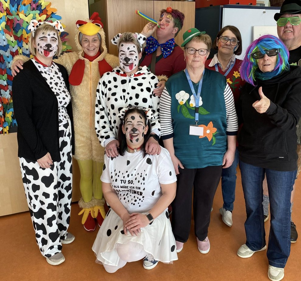 Eine Gruppe mit Krapfen.